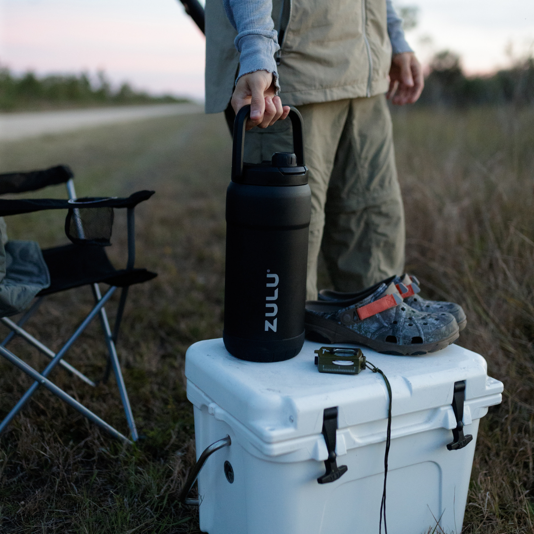 goals-mammoth-101oz-stainless-steel-bottle-f4 GoalsMammothBlackLifestyle.png